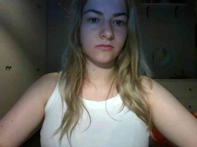 RosieJune webcam