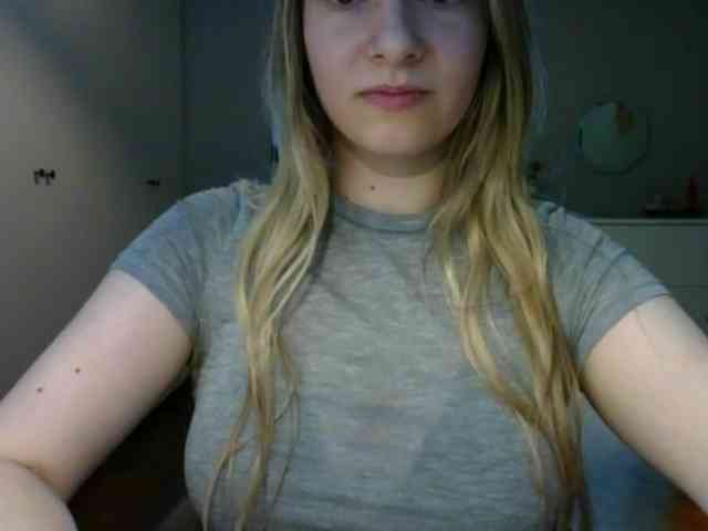 RosieJune webcam