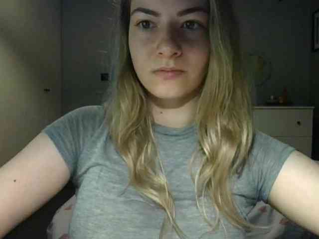 RosieJune webcam