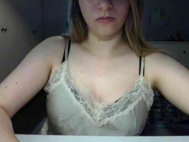 RosieJune webcam