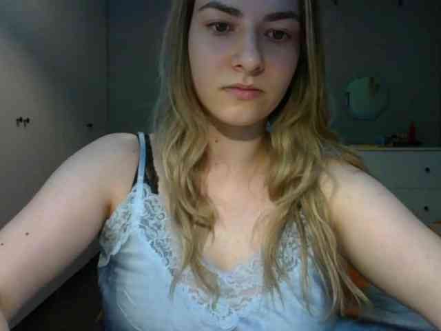RosieJune webcam