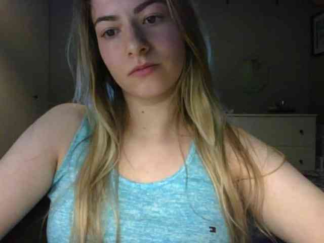 RosieJune webcam