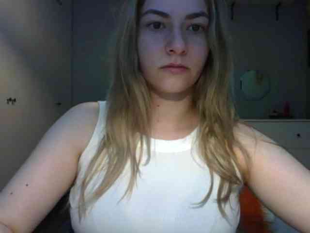 RosieJune webcam
