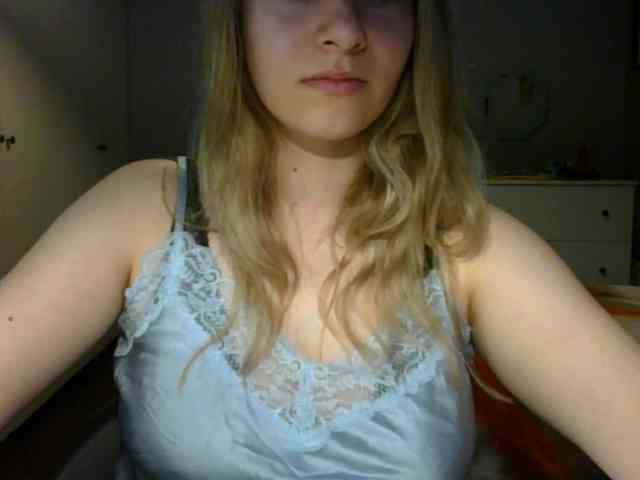 RosieJune webcam