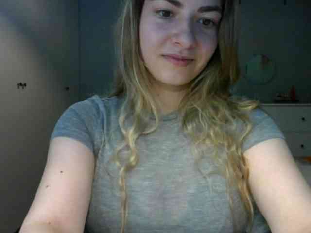 RosieJune webcam