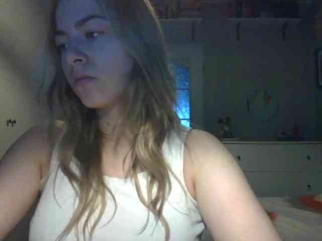 RosieJune webcam