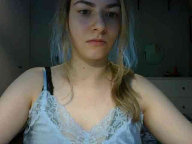 RosieJune webcam