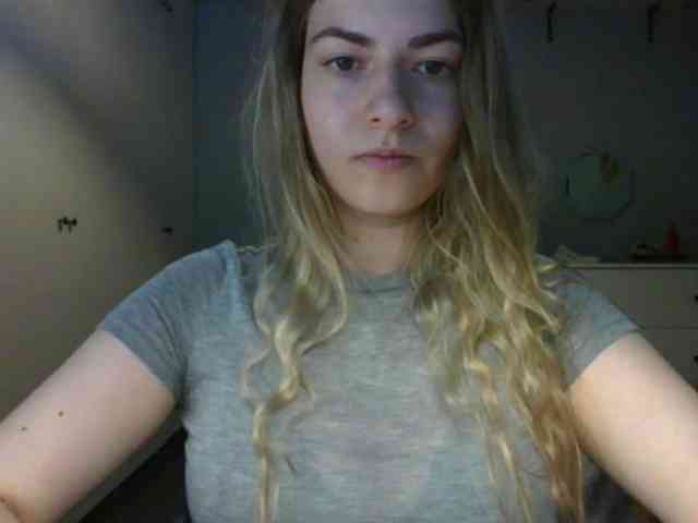 RosieJune webcam