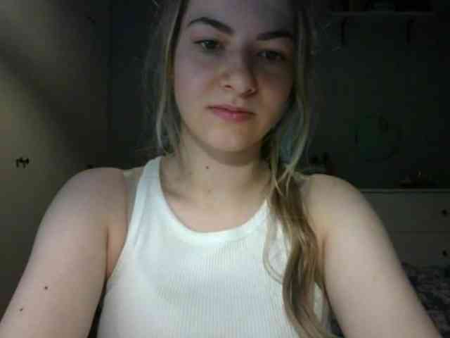 RosieJune webcam