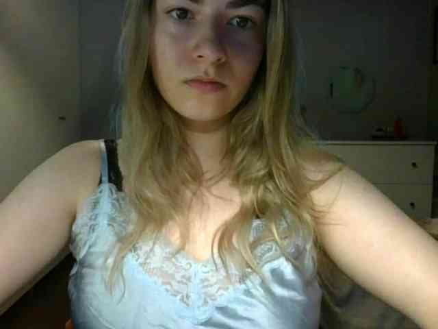 RosieJune webcam