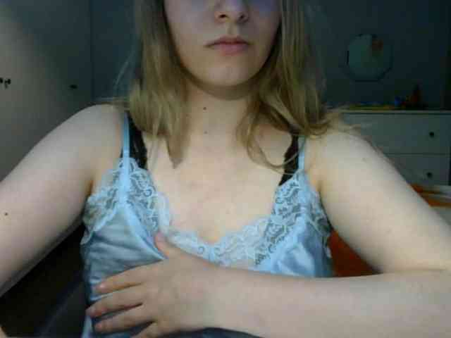 RosieJune webcam