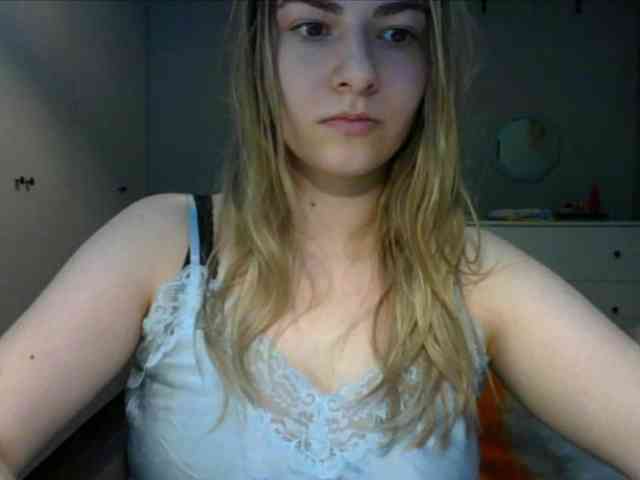 RosieJune webcam