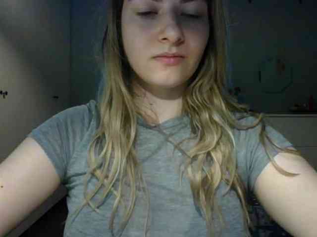 RosieJune webcam