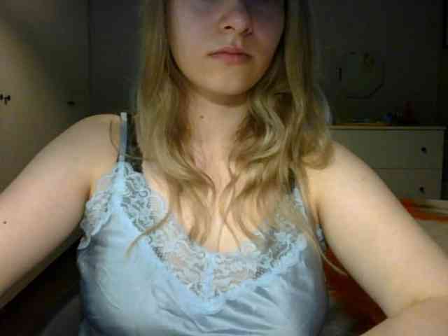 RosieJune webcam