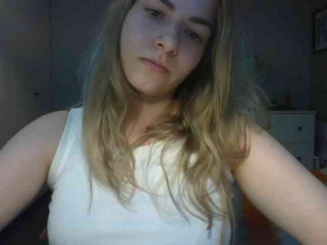 RosieJune webcam