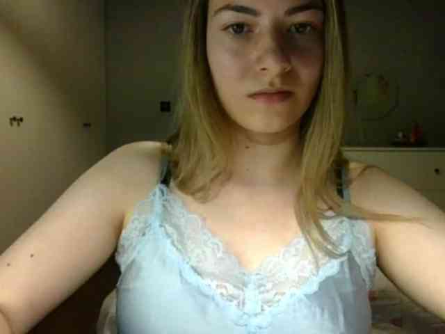 RosieJune webcam