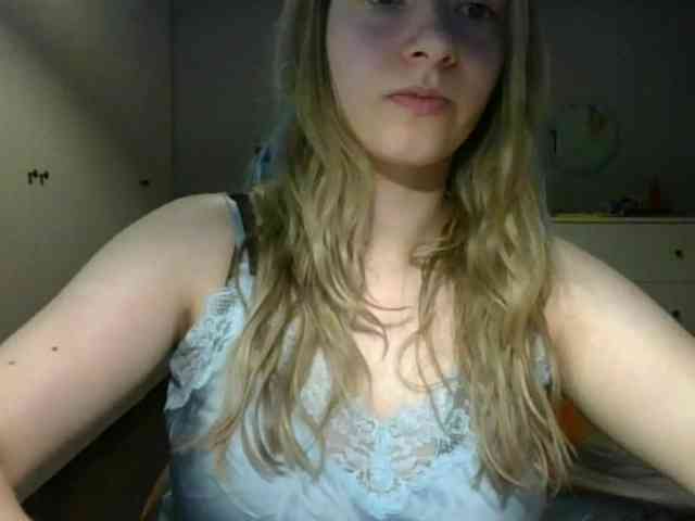 RosieJune webcam