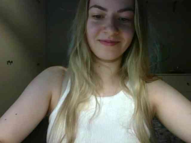 RosieJune webcam