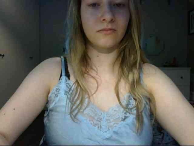 RosieJune webcam