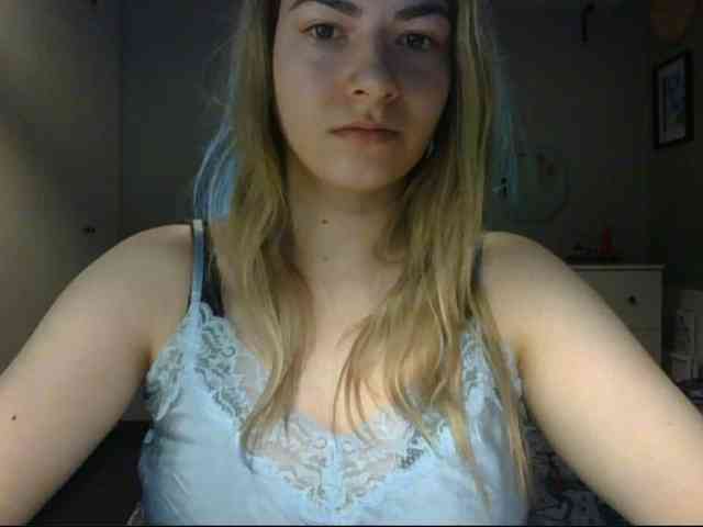RosieJune webcam