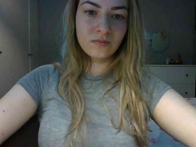 RosieJune webcam