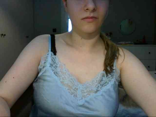 RosieJune webcam