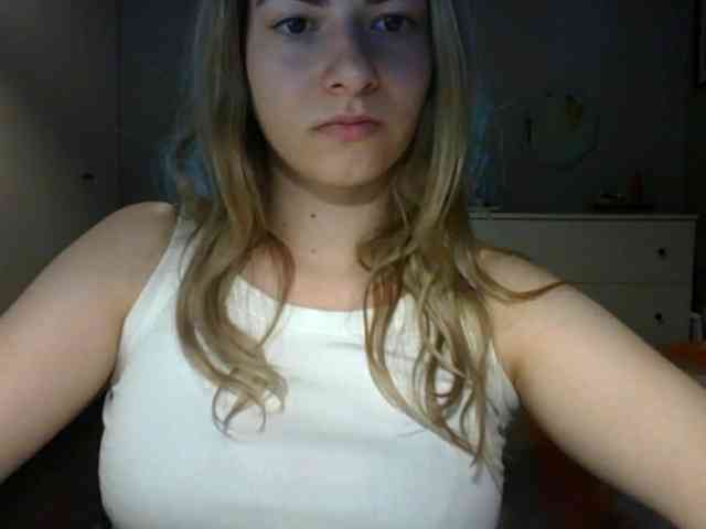 RosieJune webcam