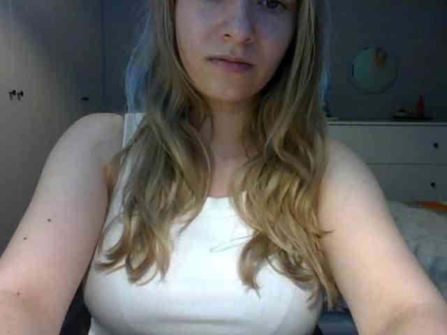 RosieJune webcam