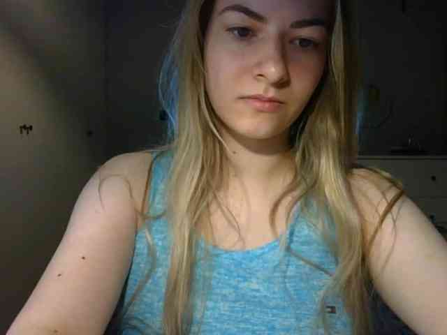 RosieJune webcam