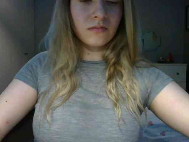 RosieJune webcam