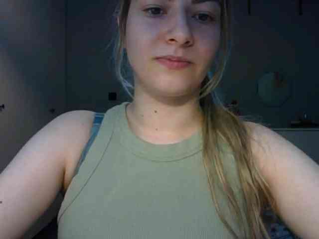 RosieJune webcam