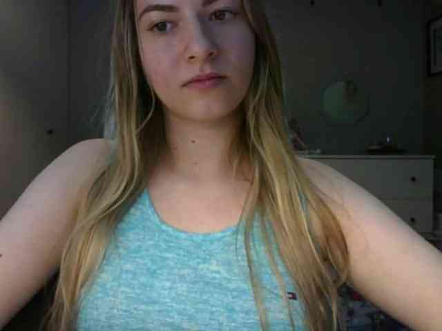 RosieJune webcam