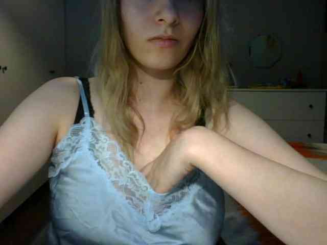 RosieJune webcam