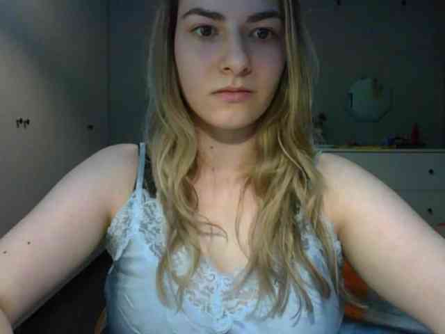 RosieJune webcam