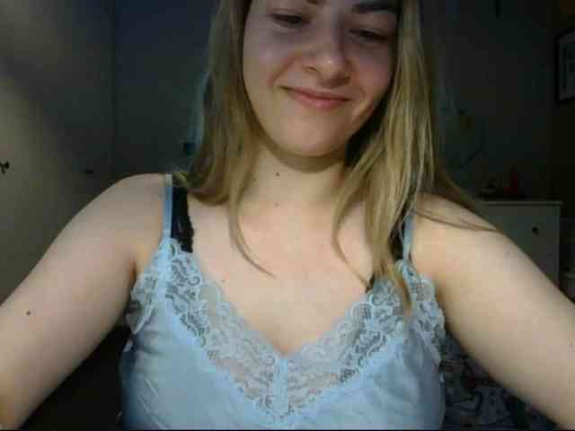 RosieJune webcam