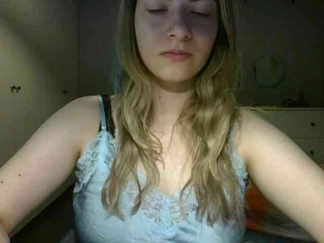 RosieJune webcam