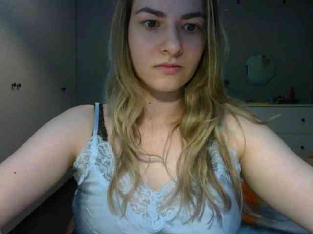 RosieJune webcam