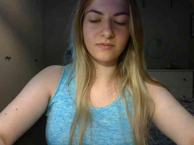 RosieJune webcam