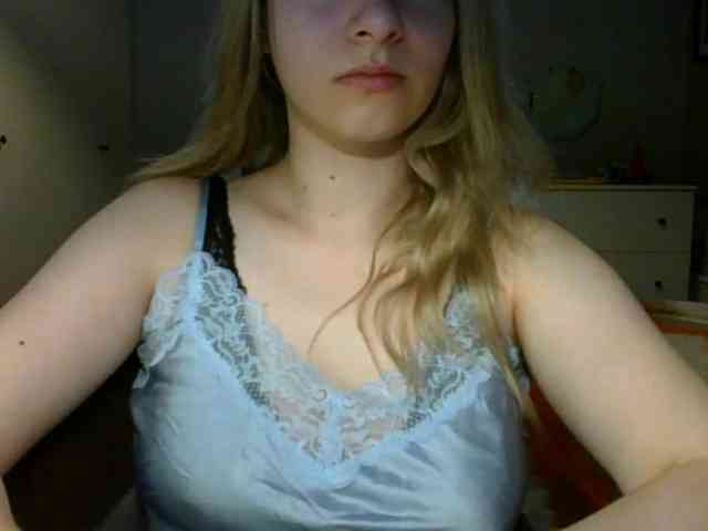 RosieJune Live Webcam on BongaCams