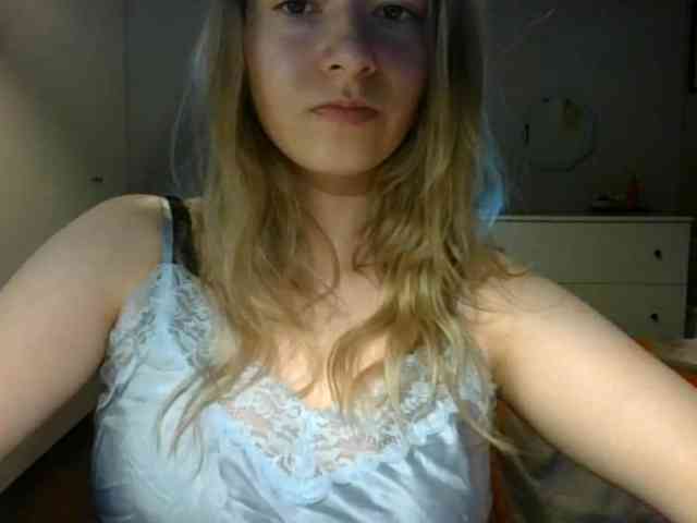 RosieJune Live Webcam on BongaCams