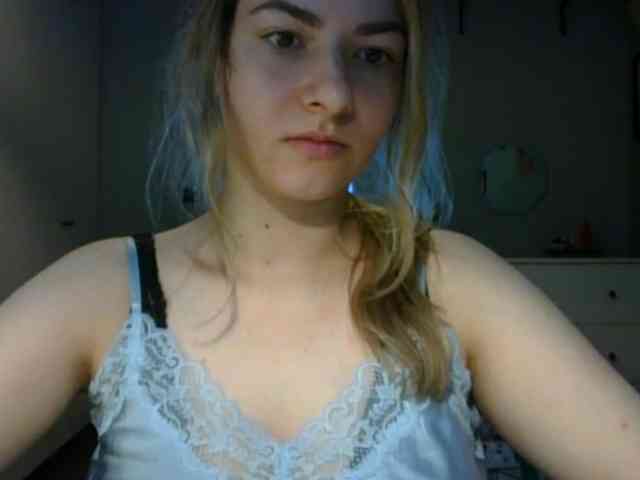 RosieJune webcam