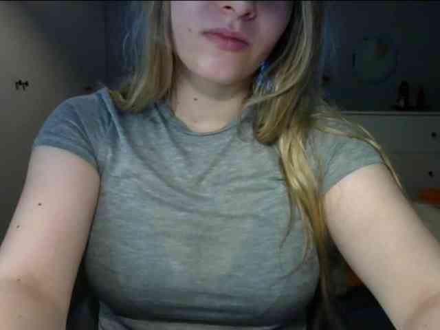 RosieJune webcam