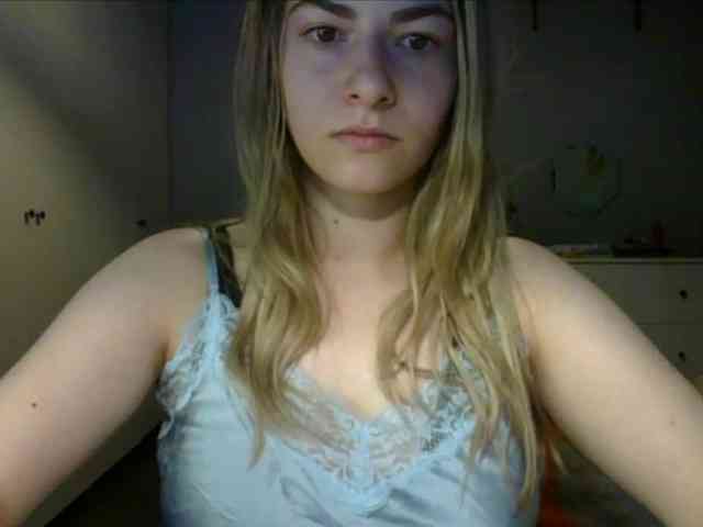 RosieJune webcam