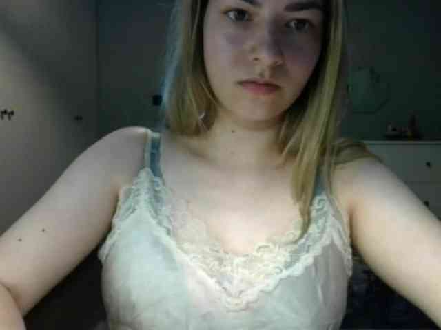 RosieJune webcam