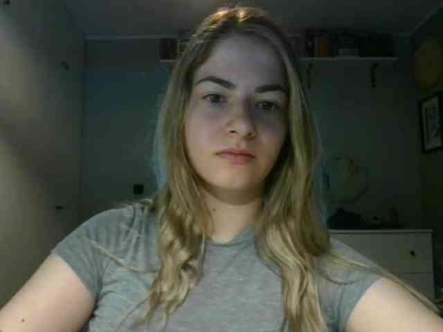 RosieJune webcam