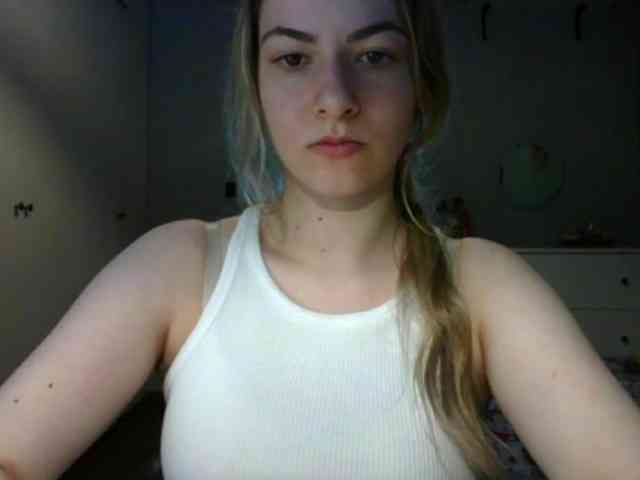 RosieJune webcam