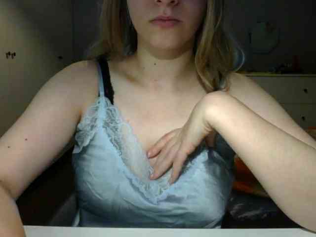 RosieJune webcam