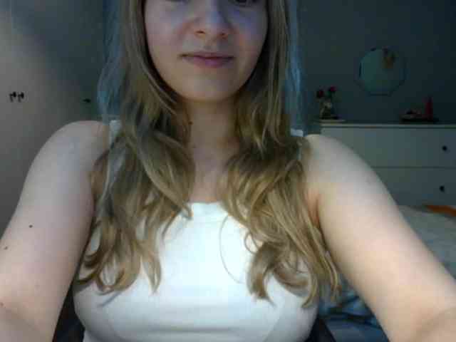 RosieJune webcam