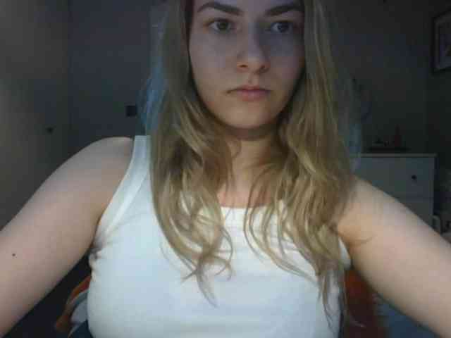 RosieJune webcam