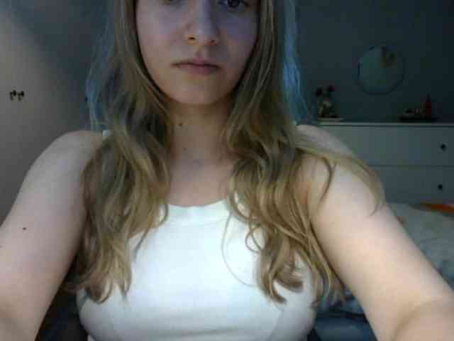 RosieJune webcam